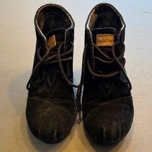 Toms Black Textured Footwear